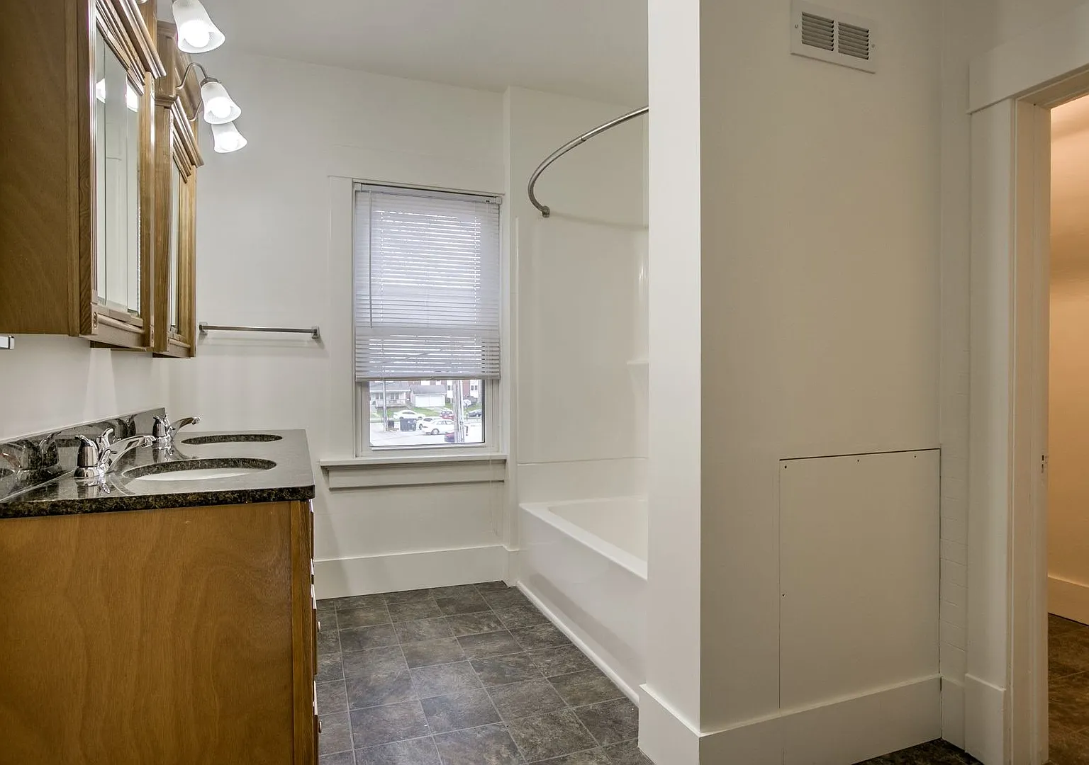 1327 S 13th St — Photo 2