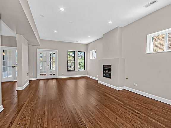 3rd image of 7716 N Marshfield Ave APT 3