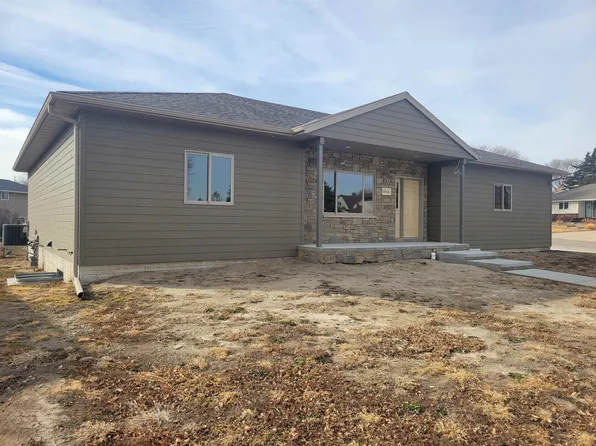 1014 W 42nd St, Kearney, NE 68845