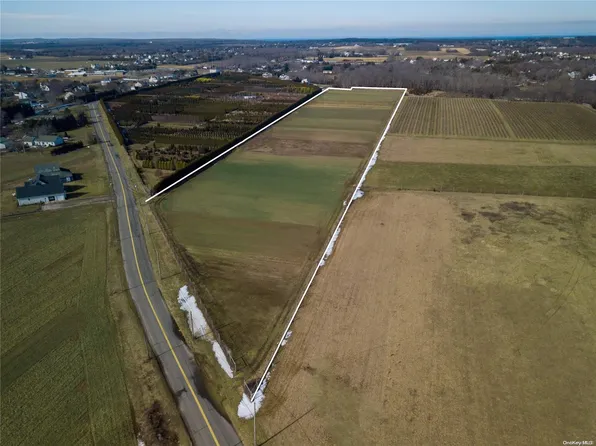 Deep Hole Road, Calverton, NY 11933