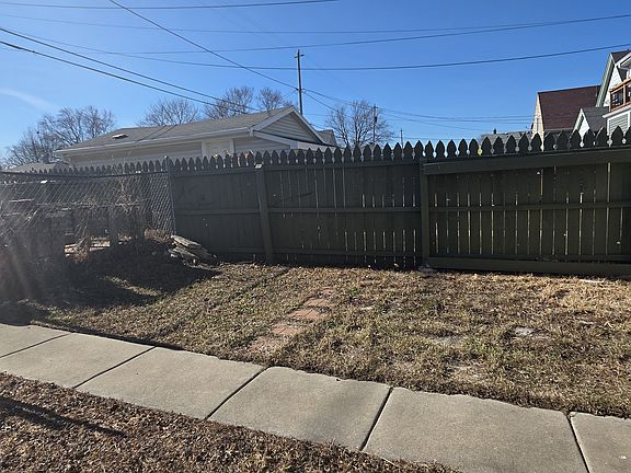 3rd image of 3863 E Squire Ave