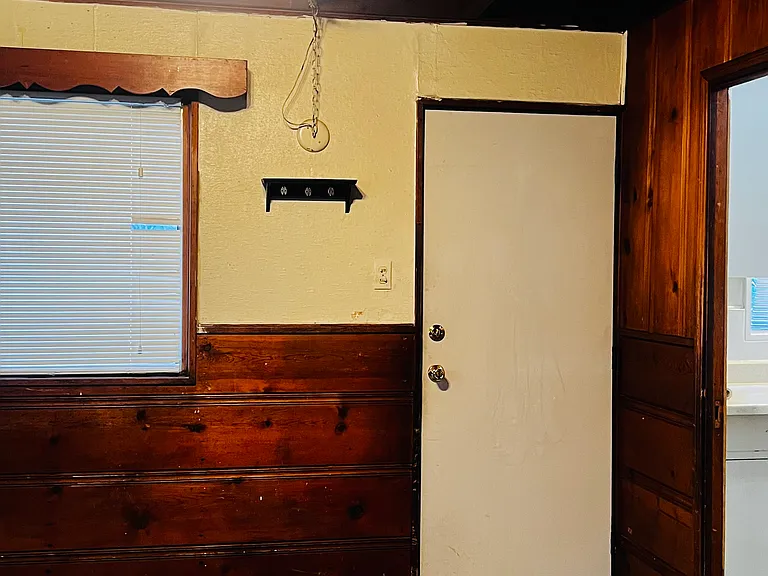 Acorn Ln — Photo 11