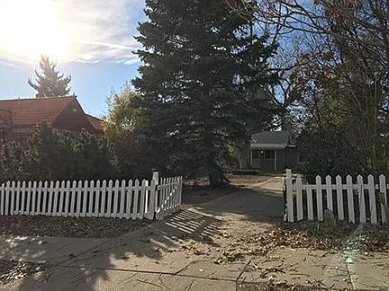 2919 Depew St