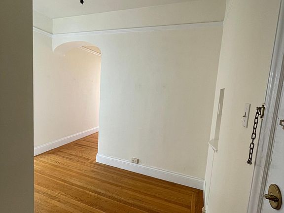 2nd image of 1280 Lombard St