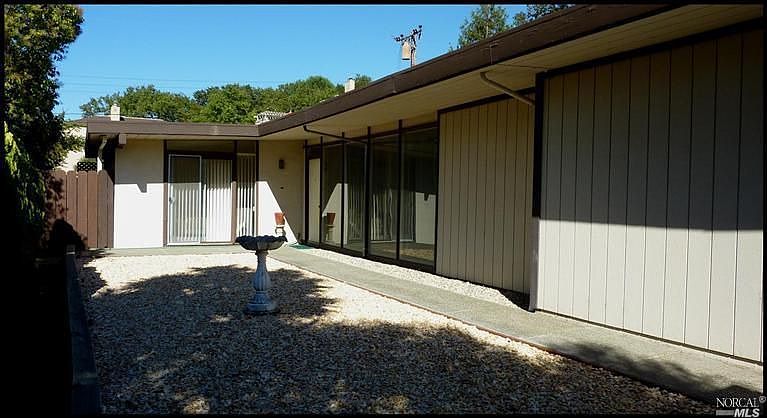 1st image of 1037 Greenwood Dr
