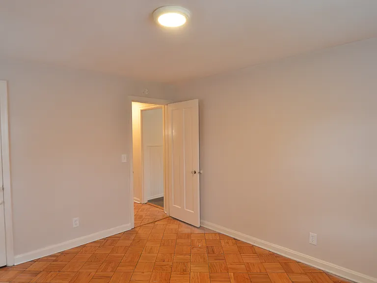 7260 Reading Rd #1 — Photo 11