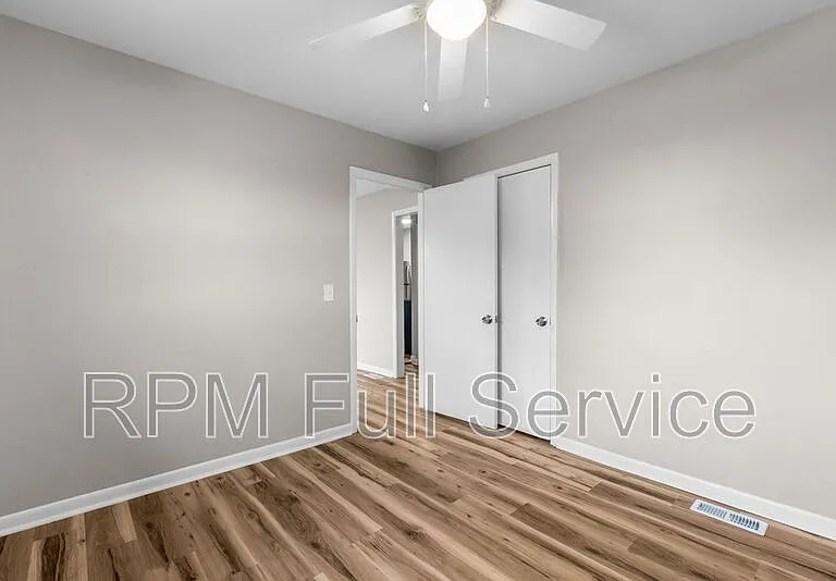 895 W Sharpe Ave #A — Photo 10