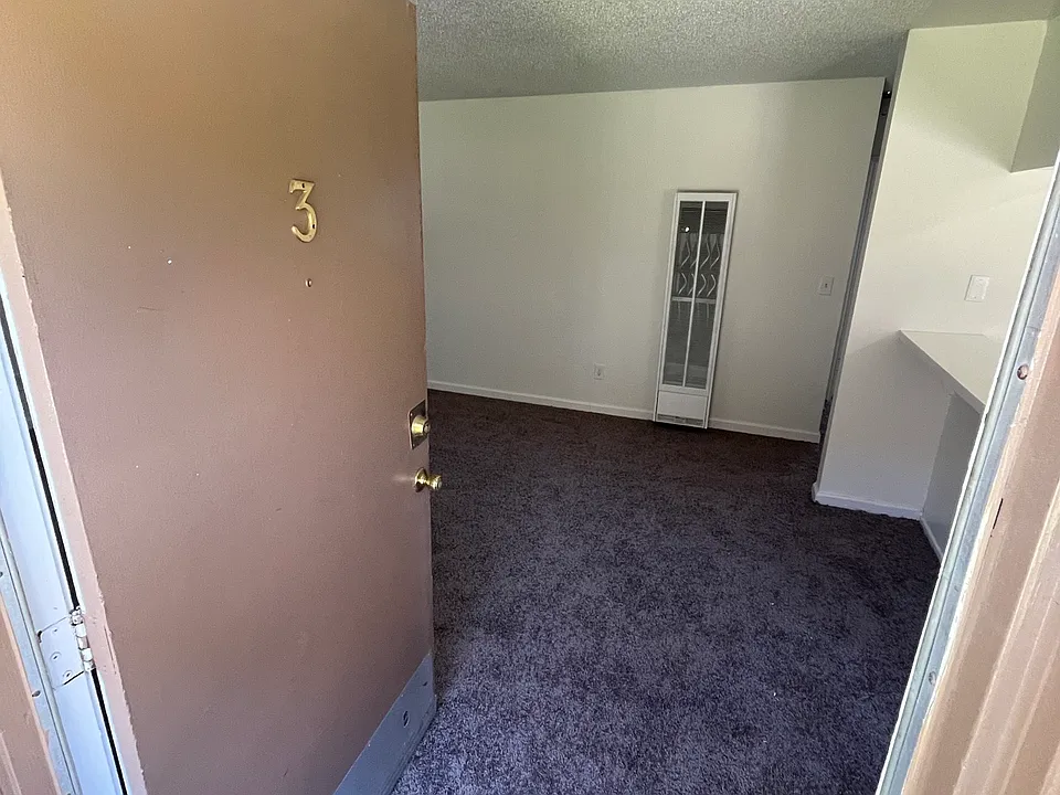 8940 Mango Ave #3