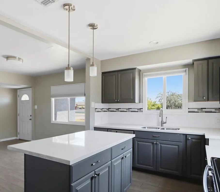 3 bed, 1352 sqft, $2,395 — Photo 3