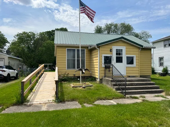 409 S Melvin St, Gibson City, IL 60936