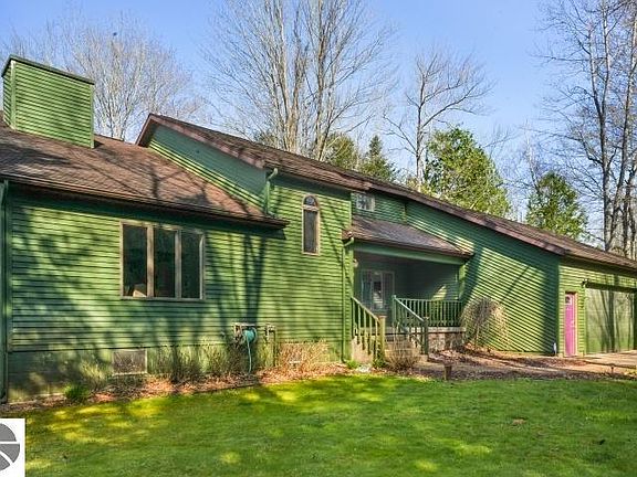 5th image of 131 Birchwood Ln