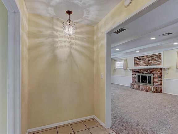 3rd image of 2728 Huntleigh Dr