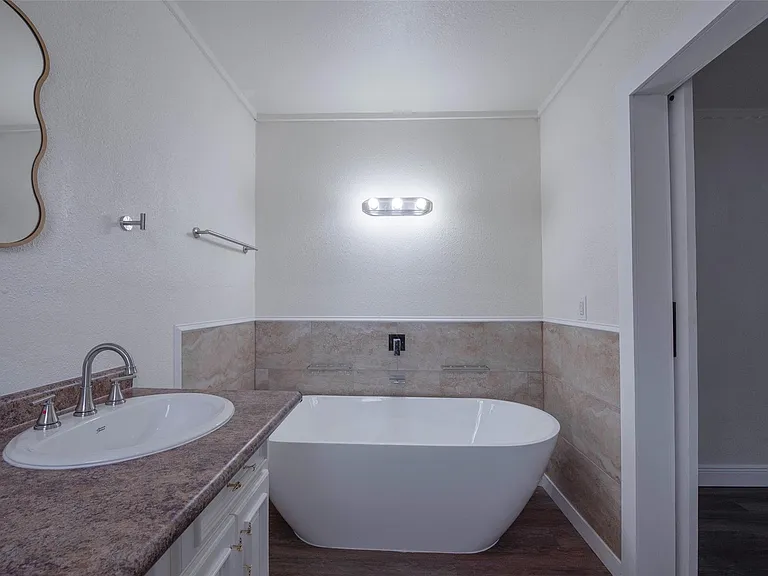 5206 Avenue M — Photo 18