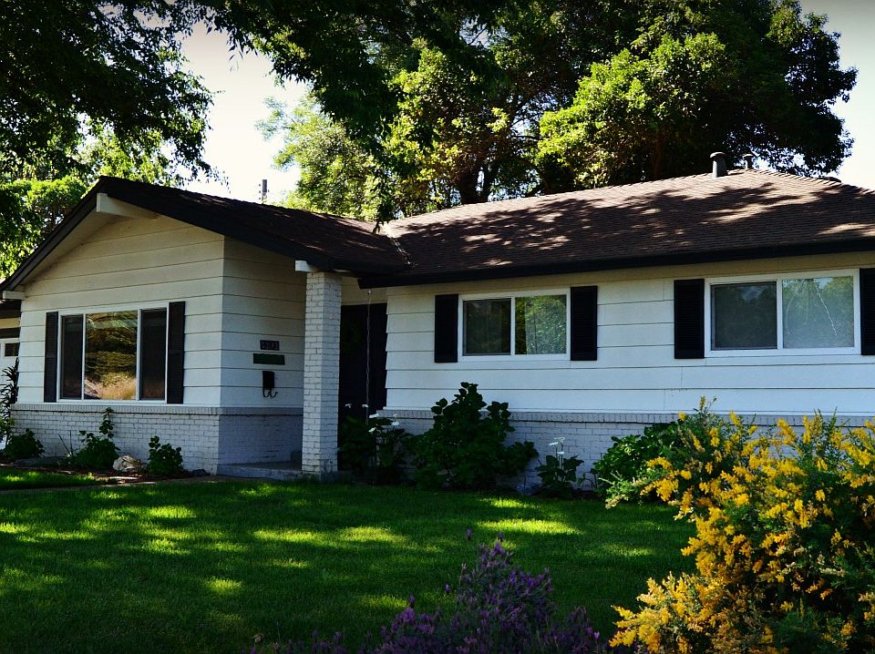 1st image of 6707 S Land Park Dr