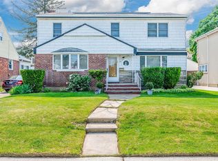 60 Margaret Dr, Valley Stream, NY 11580