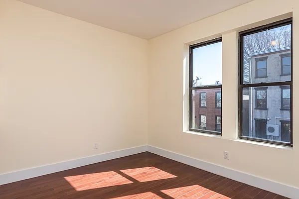 Rented by Nooklyn NYC LLC | media 22