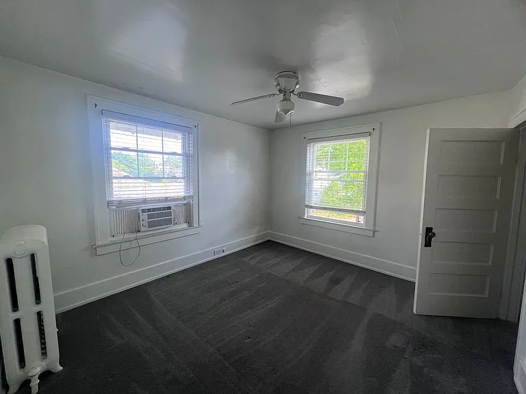 748 Crescent St NE — Photo 11