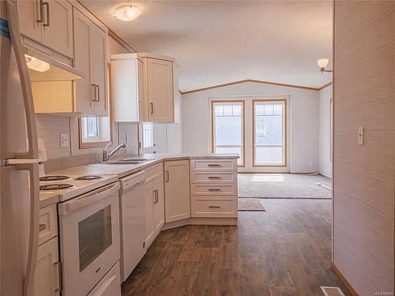 5th image of 464 Orca Cres