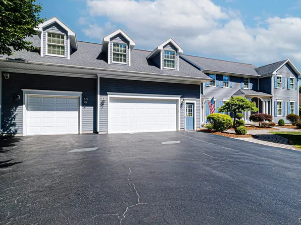 3 Juniper Ln, New Hartford, NY 13413