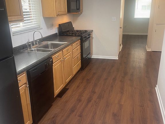 2nd image of 1660 3rd St APT 2