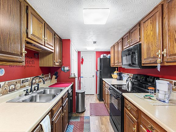 4th image of 1582 Englewood Pl