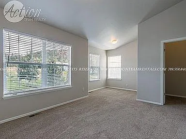 Building Photo - 38 Vale Cir