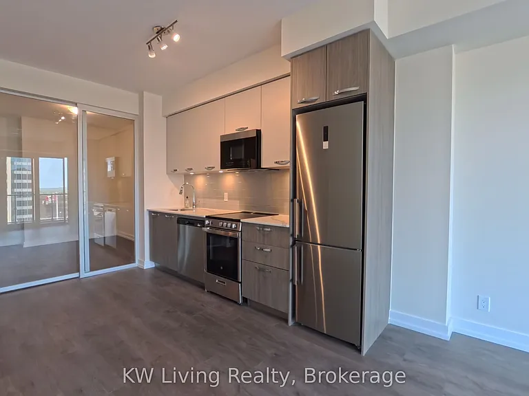 75 James St S #904 — Photo 11