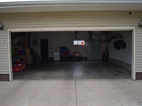 4th image of 1039 N Lincoln Ave