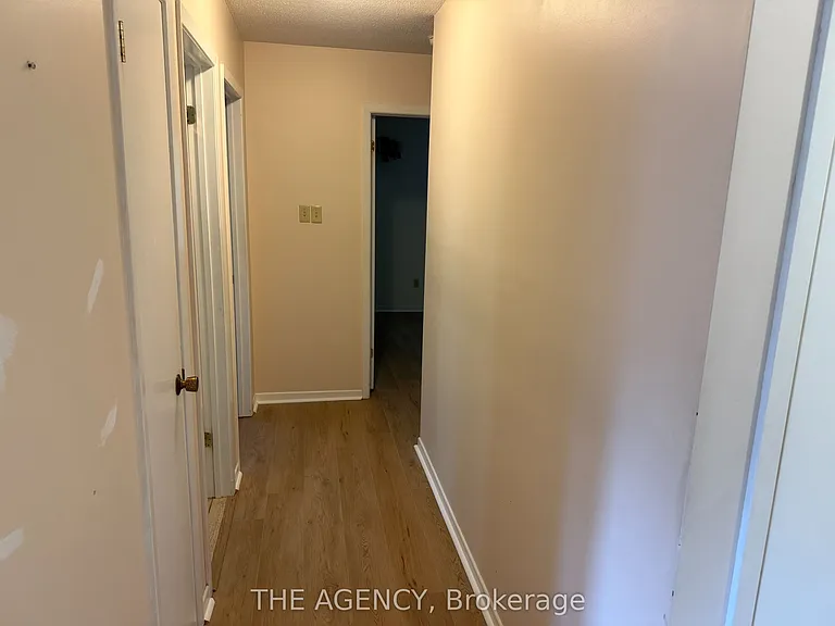 323 Waratah Ave — Photo 16