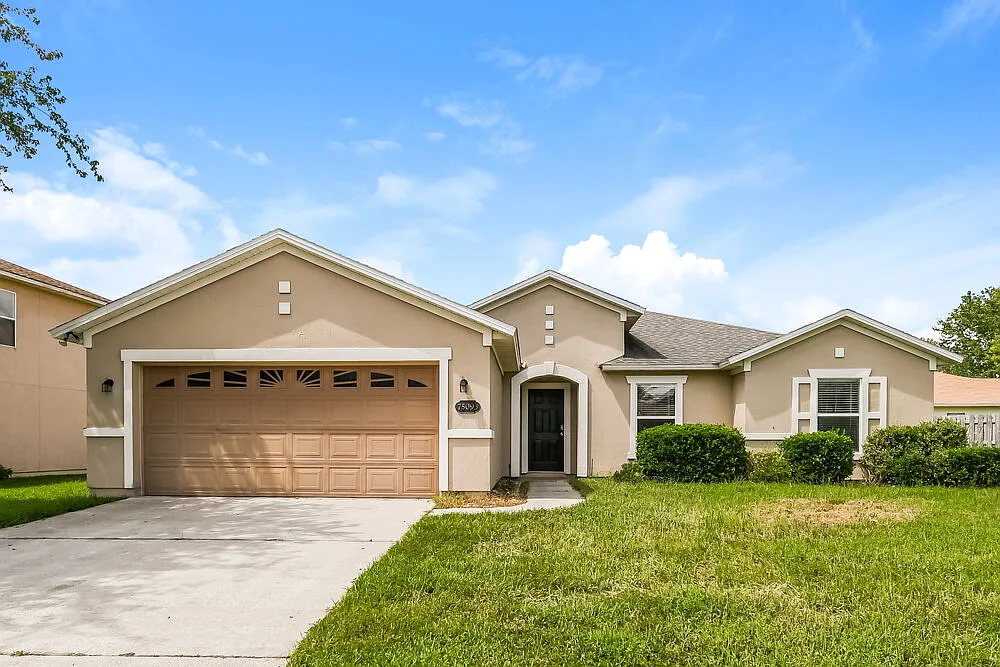 3 bed, 2.0 bath, 1769 sqft, $2,070 — Photo 1