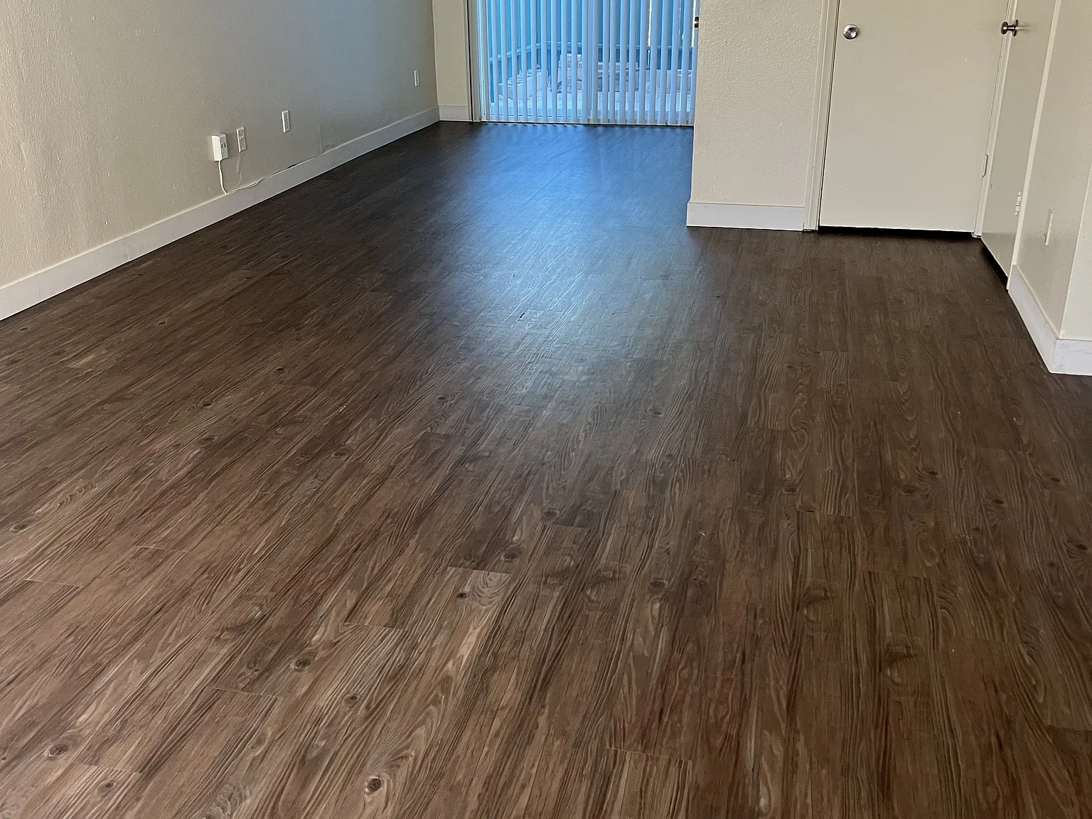 3 bed, 1.5 bath, 950 sqft, $2,200 — Photo 2