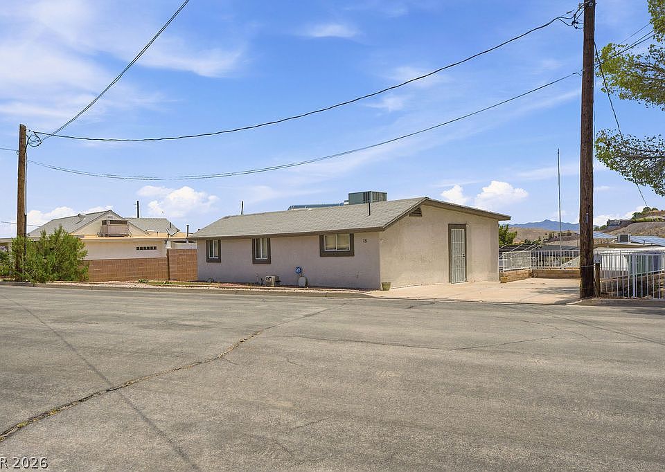 1st image of 15 Valley View Ln