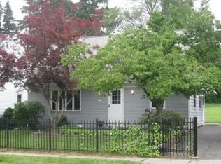 53 Clement St, Springfield, MA 01118