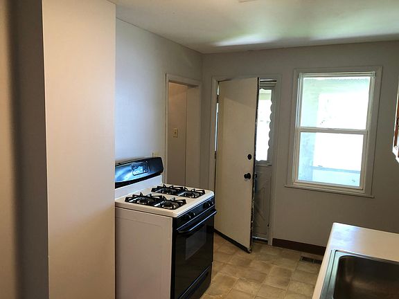 5th image of 2505 Court St #1/2