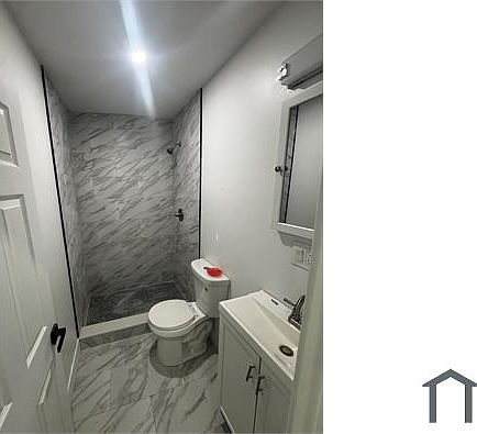 2nd image of 2516 S Dewey St #1