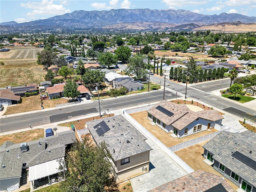 3 bed, 1908 sqft, $3,000 — Photo 4