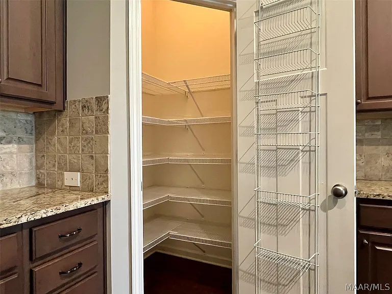 9408 Tillman Ct — Photo 28
