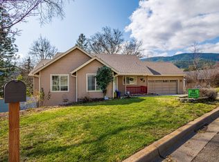 103 Cedar Ridge Ter, Rogue River, OR 97537