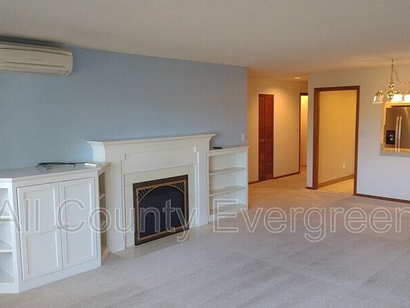 4th image of 909 N I St Unit 404
