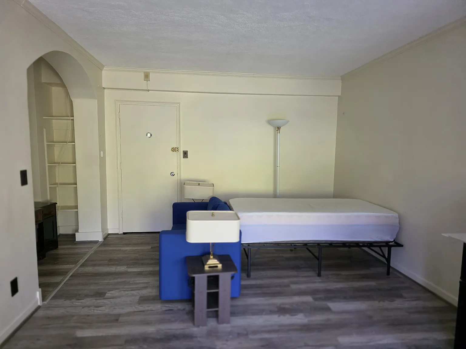 Studio, 375 sqft, $1,900 — Photo 2
