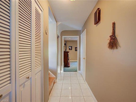 4th image of 367 Fairview Dr