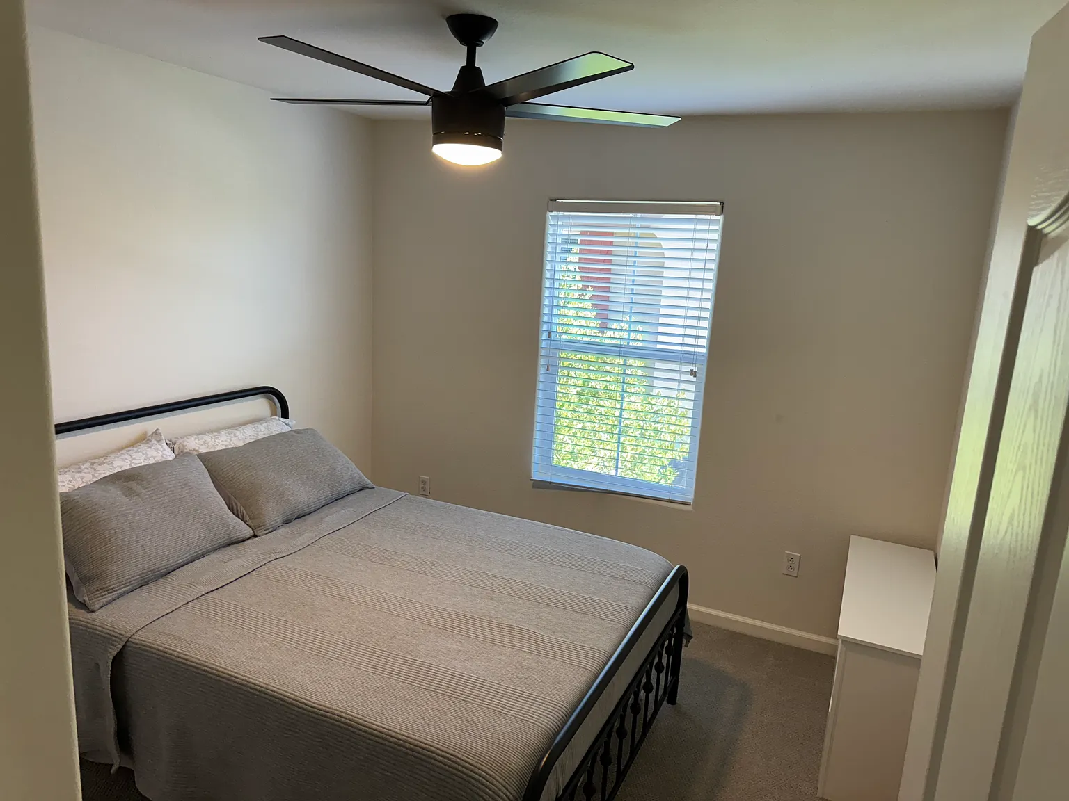 3 bed, 1747 sqft, $4,200 — Photo 4