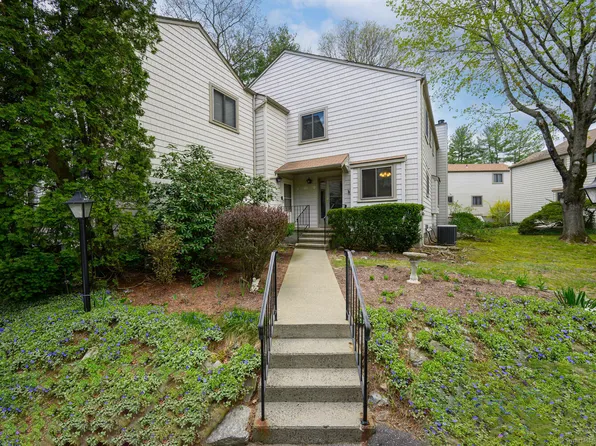 109 Fiddler Green Road #D, Stratford, CT 06614