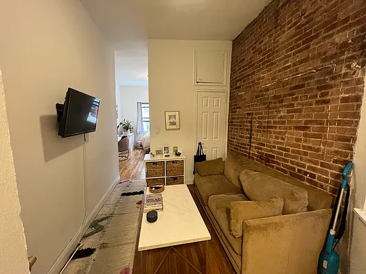 Rented by CitySites Real Estate Group | media 9