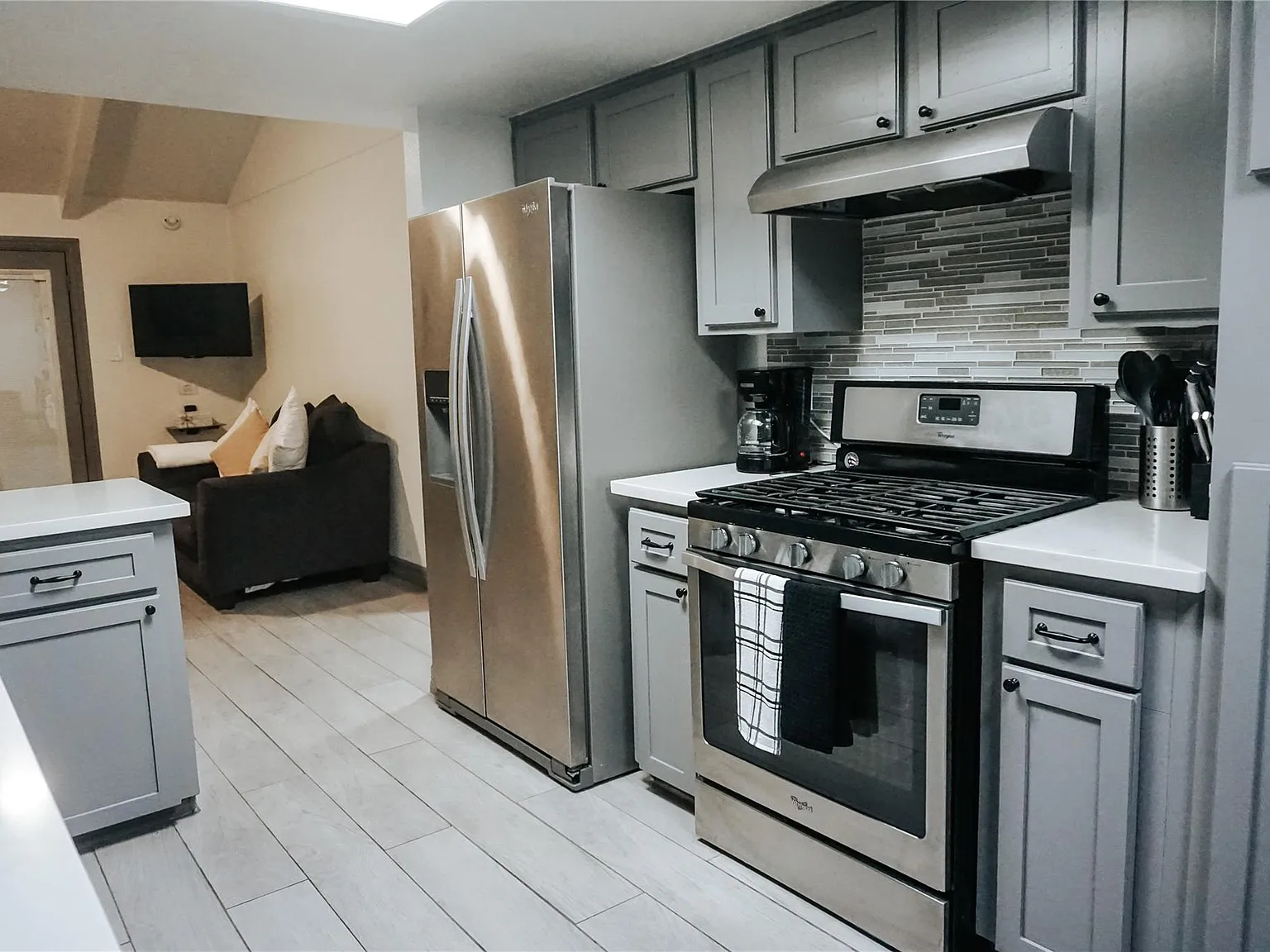 3 bed, 1.5 bath, 1132 sqft, $1,750 — Photo 2