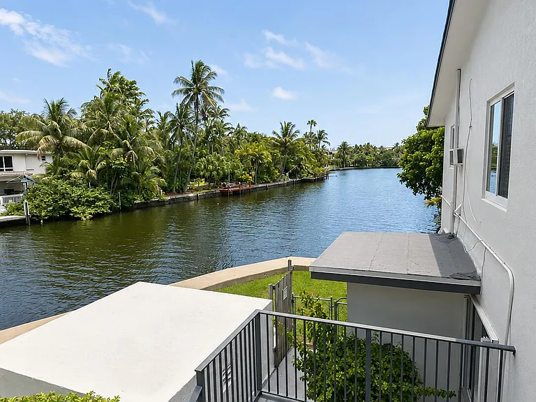 1814 E Oakland Park Blvd #41 — Photo 2
