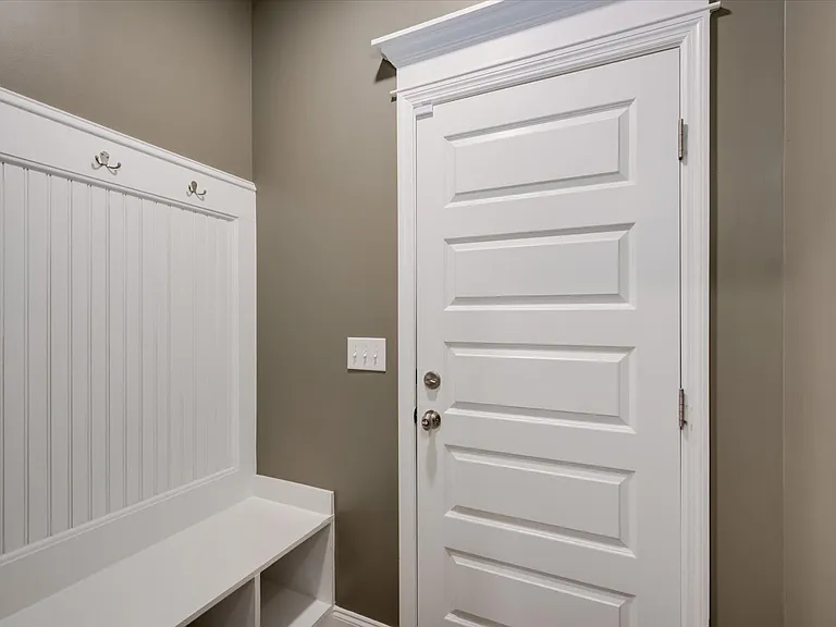 707 Navan Ln — Photo 16