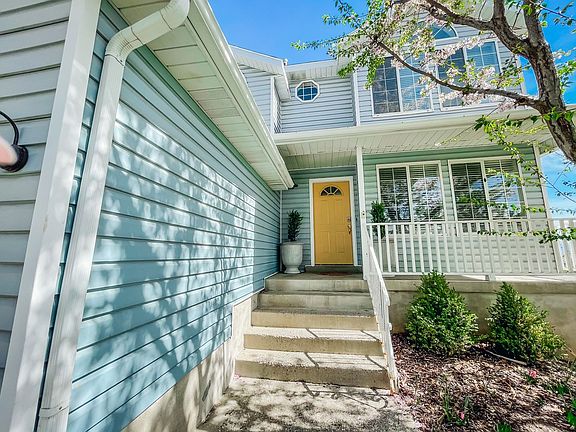 3rd image of 4408 N Bedford Dr