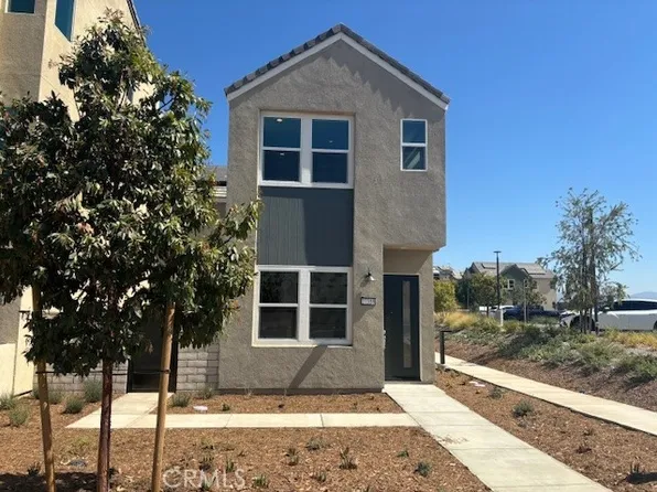 27358 Hyland Ct, Valencia, CA 91381