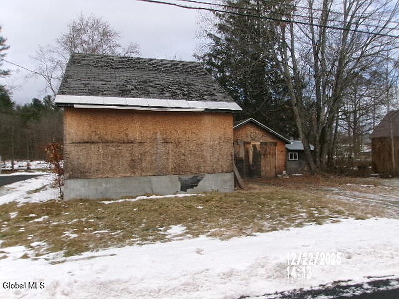 3rd image of 24 N 2nd Avenue